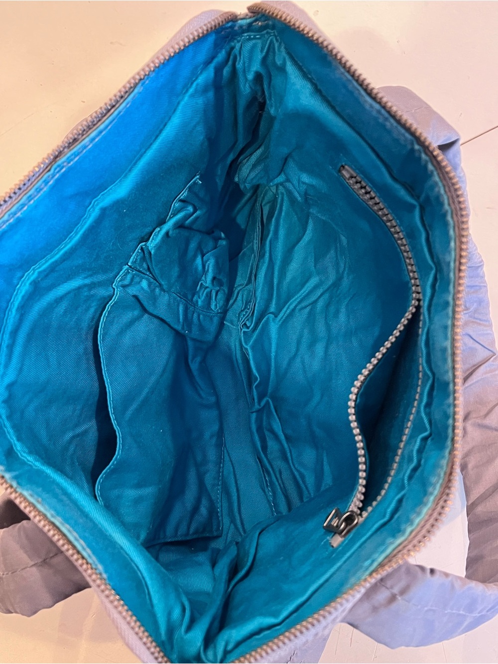 VTG Diesel Y2K Grey Archive puffer shoulder bag W/ colorful horizontal cut-outs - Picture 10 of 10